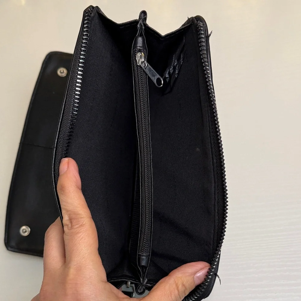 Kenneth Cole Reaction sleek black